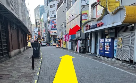 30mほど直進します。